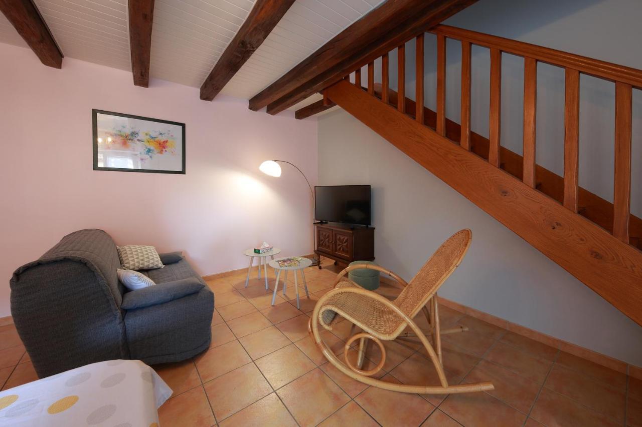 Gite La Loge Des Fees Latille Экстерьер фото