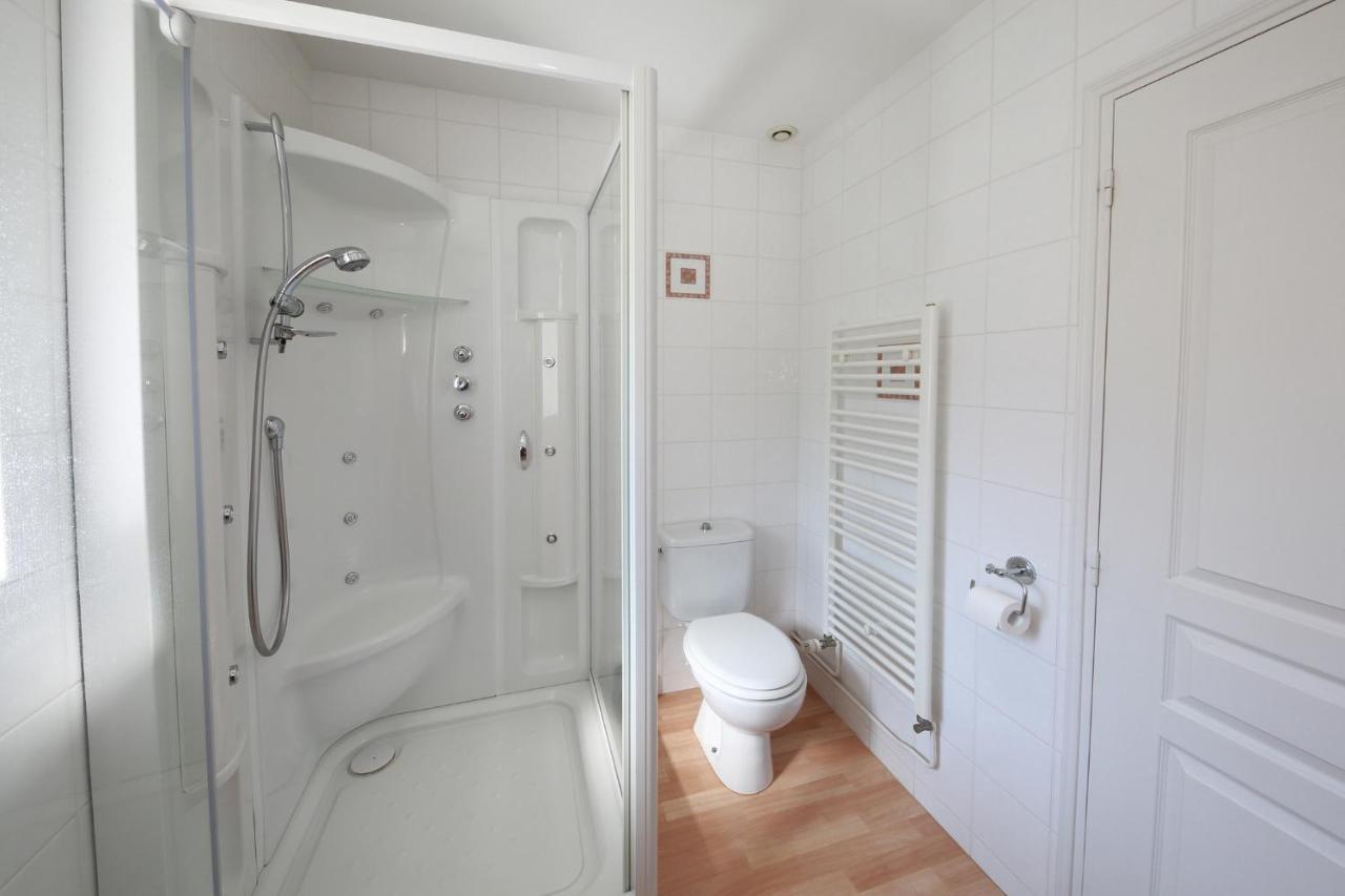 Gite La Loge Des Fees Latille Экстерьер фото